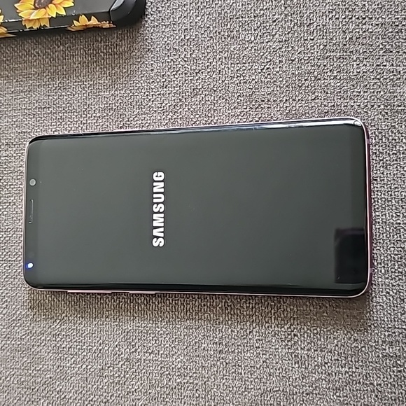 Unlocked Samsung S9 with original box and 3 cases including Otterbox - Picture 15 of 15